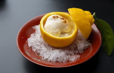 ふぐのお造り三宝柑仕立て焼き白子と共に